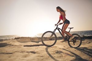 Жіночий путівник по правильній їзді на велосипеді