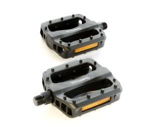 фото Педали Green Cycle GPD-M102, нейлоновые, шариковые подшипники, ось 9/16" бористая сталь (размер 108х94х24) 340 грамм