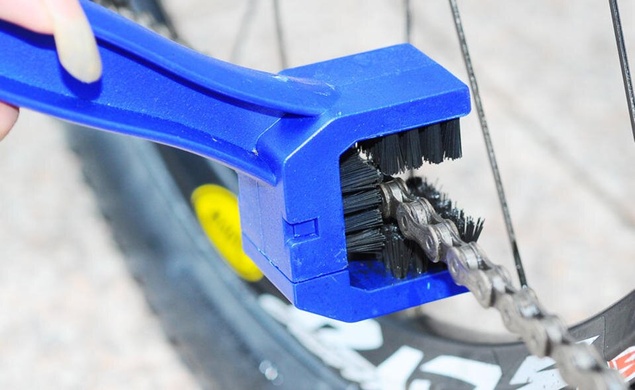 фото Щетка для чистки цепи, трансмиссии велосипеда