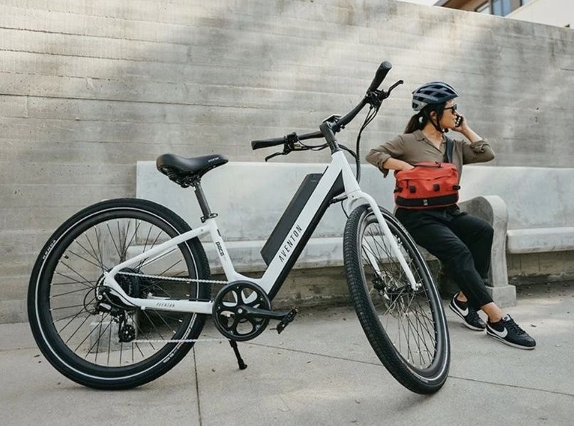 фото Електровелосипед 27,5" Aventon Pace 500 Step-Through (2022) white