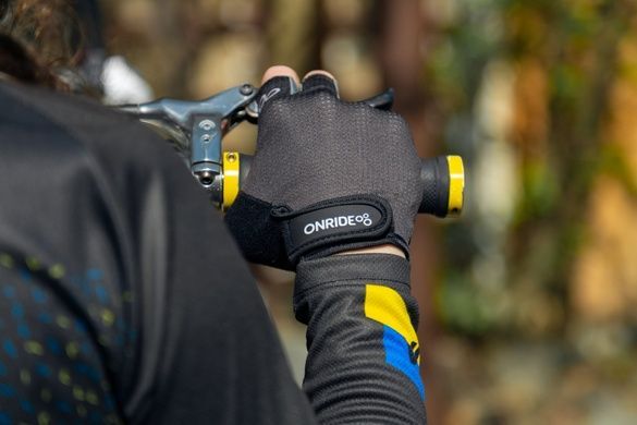 фото Рукавички ONRIDE Hold 20 колір чорний/сірий з лініями