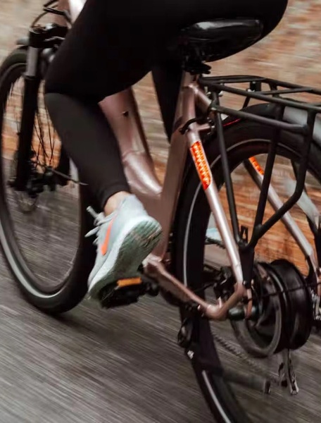 фото Электровелосипед 27.5" Aventon Level.2 Step-Through Commuter Polar