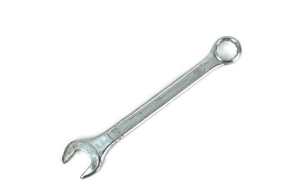 Ключ рожково-накидной на 15 мм